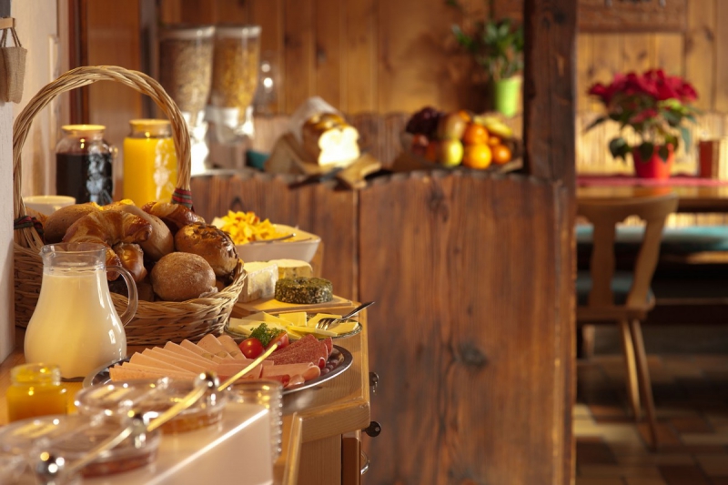 boulangerie-CARROS-min_breakfast_buffet_food_restaurant_meal_hotel_plate_fresh-718745